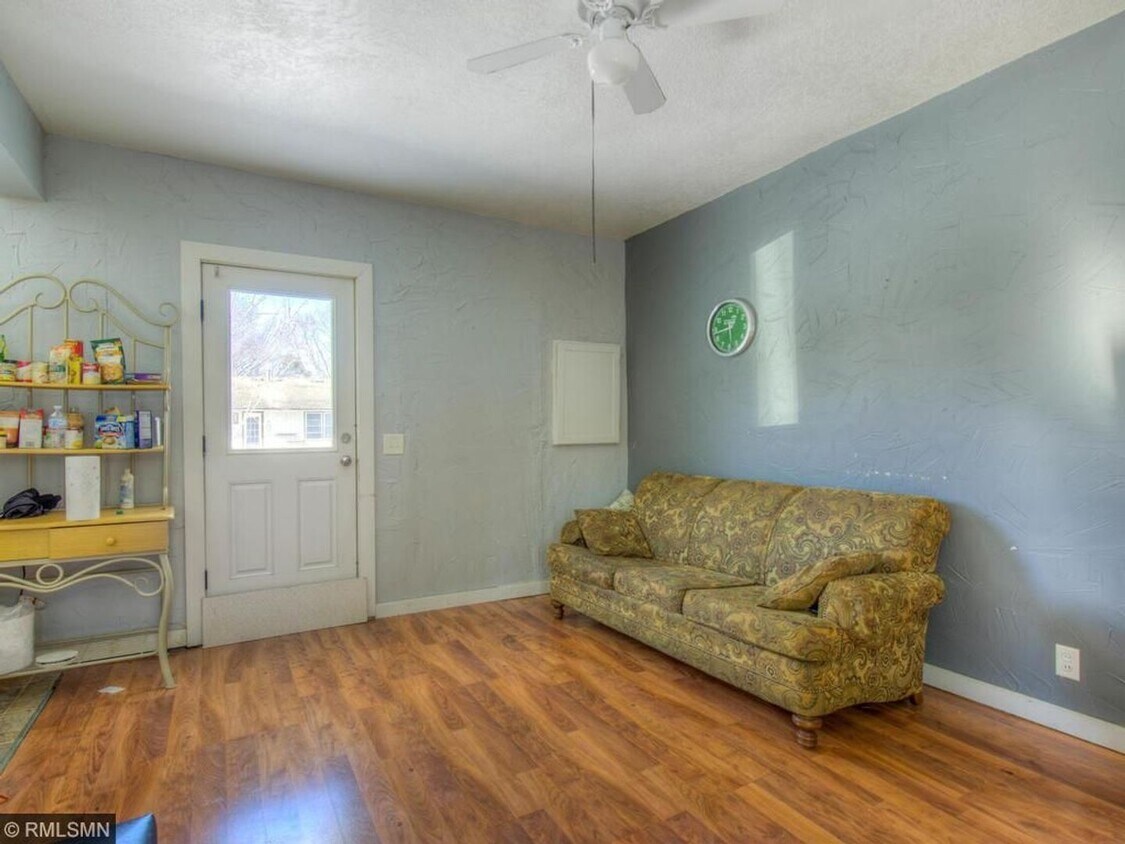 Building Photo - 808 2nd St