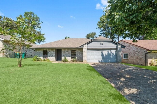 Building Photo - 313 Oxford Dr