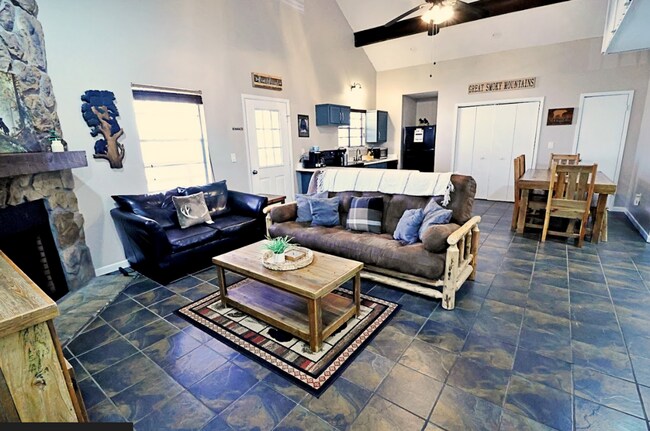 Foto del edificio - MOVE IN READY