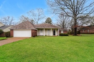 Building Photo - 107 Whitewood Ln