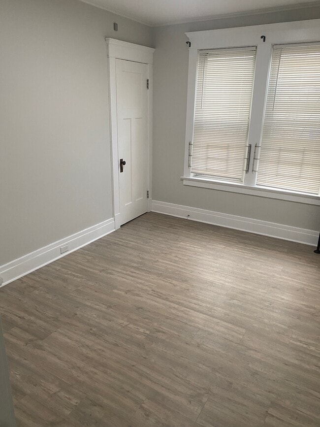 Building Photo - 140 Elmwood Ave