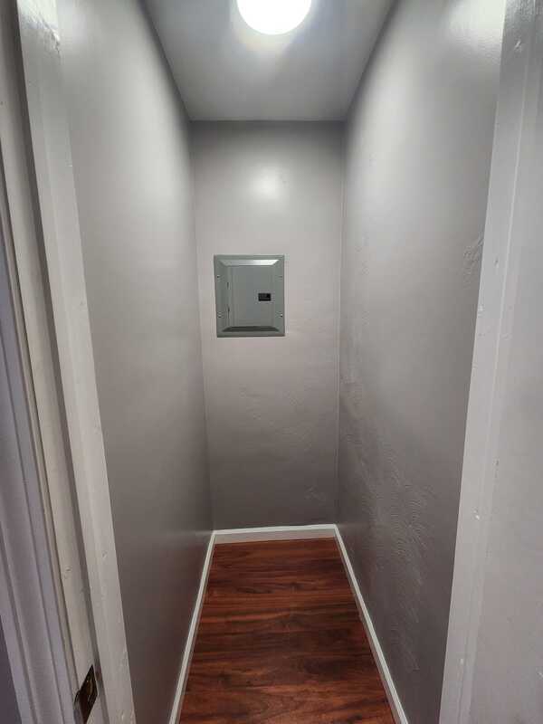 Building Photo - 2854 W Sylvania Ave