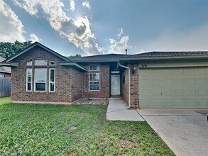 Building Photo - 516 Eastridge Dr