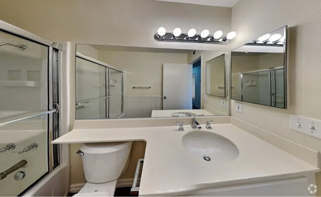 Building Photo - 28205 Orangegrove Ave