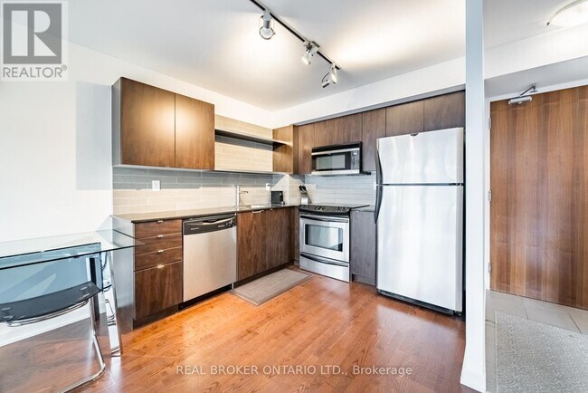 Building Photo - 33 Lombard St