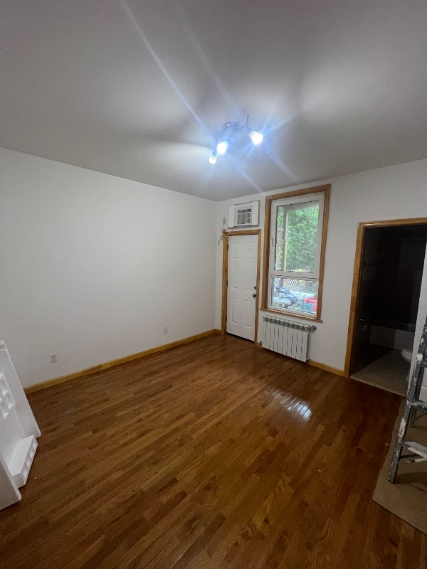 Building Photo - 59-25 68th Ave