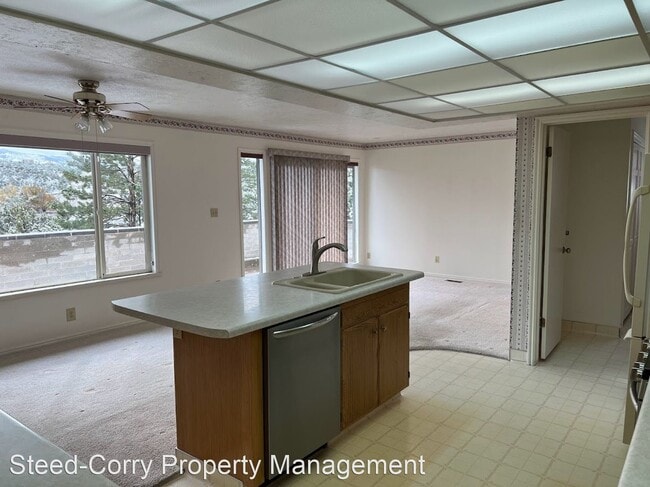 Building Photo - 4 br, 3 bath House - 2385 W. Beacon Circle