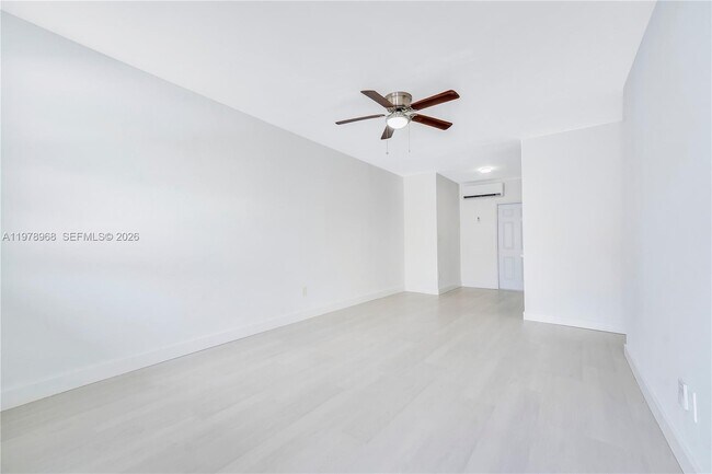 Building Photo - 15991 NE 18th Pl