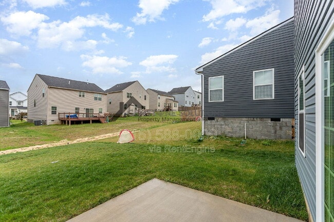 Building Photo - 3301 Somerset Ln