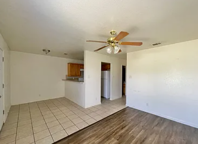 Building Photo - 1301 Chips Dr