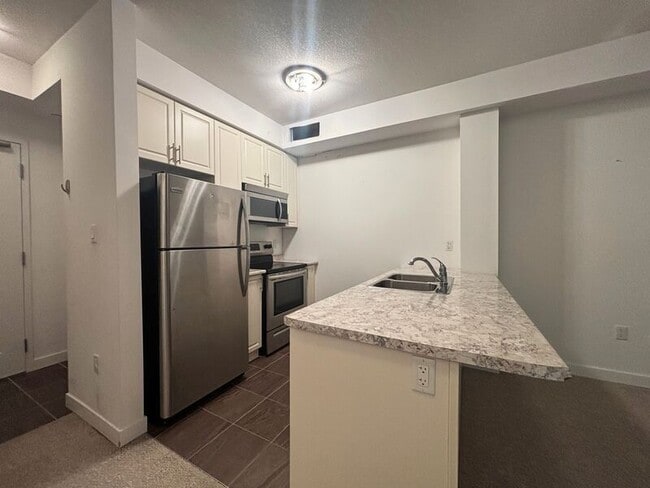 Building Photo - 125 Shoreview Pl