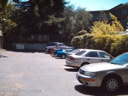 Building Photo - 117 Tewksbury Ave