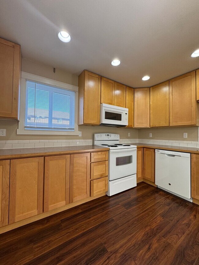 Building Photo - Cambridge Place I - 2217