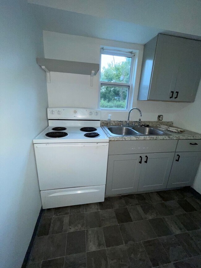 Foto del edificio - COMING SOON! Cute 2 Bedroom, 1 bathroom in...