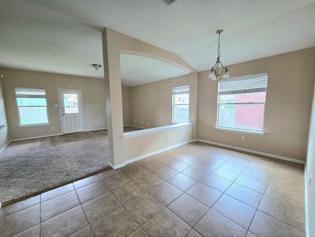 Foto del edificio - 4 Bed/ 2 Bath in Killeen TX