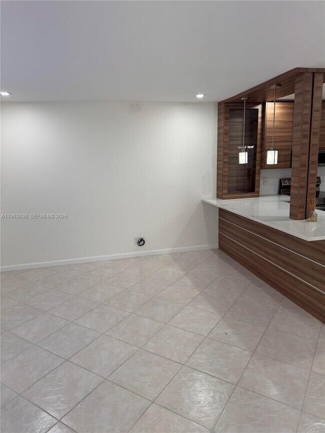 Foto del edificio - 319 Normandy G