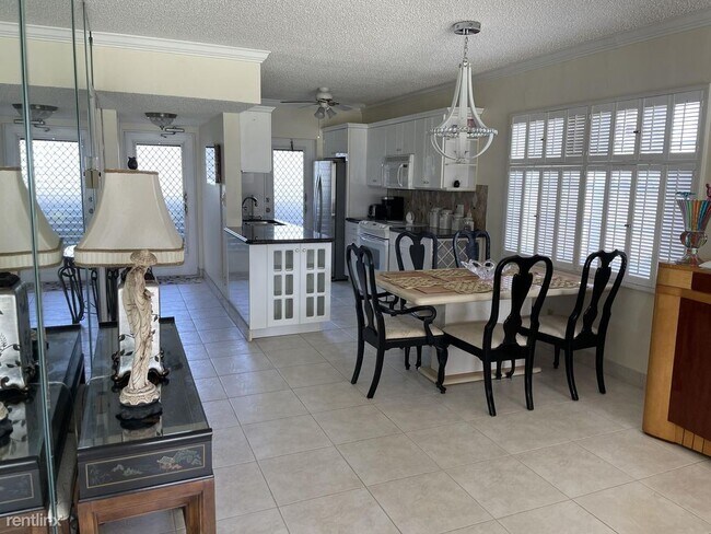 Building Photo - 2 br, 2 bath House - 3351 Spanish Trl Apt 108
