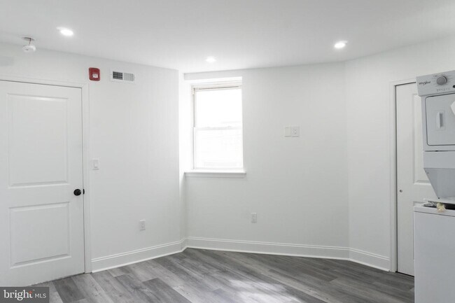 Building Photo - 2541 S Clarion St