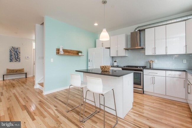 Building Photo - 3039 Baltz St