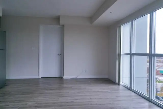 Building Photo - 2150 Lawrence Av E