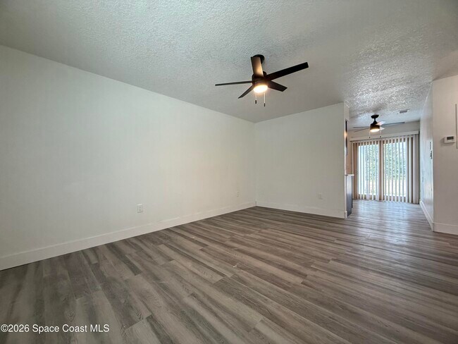 Foto del edificio - 304 Palm Ave