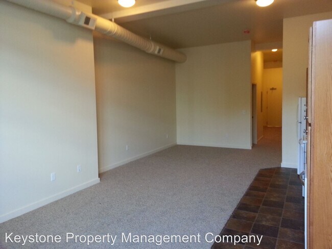 Building Photo - 243 Iowa Ave