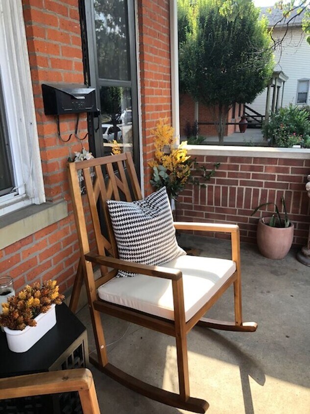 Foto principal - 221-223-223 E Whittier St