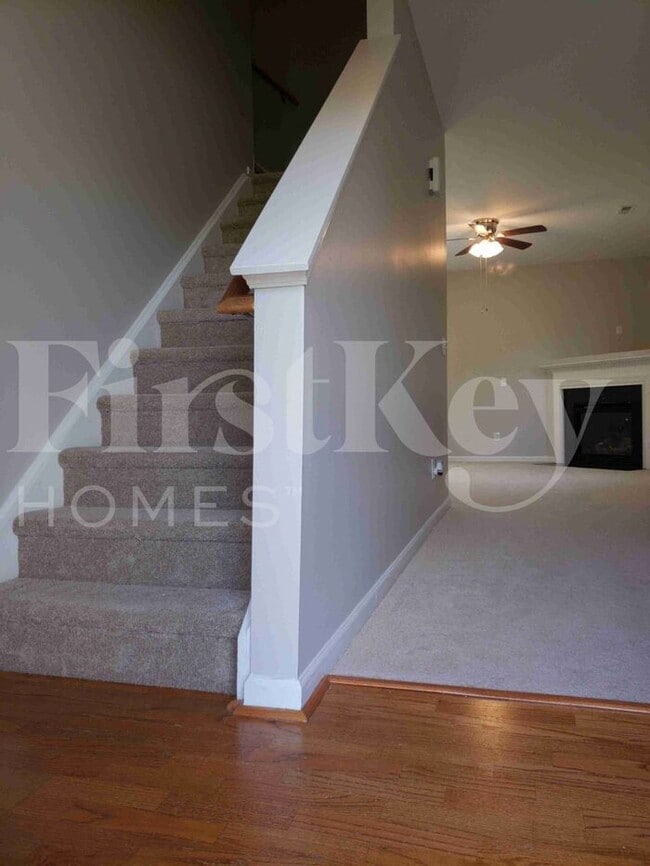 Building Photo - 2140 Lauren Woods Dr