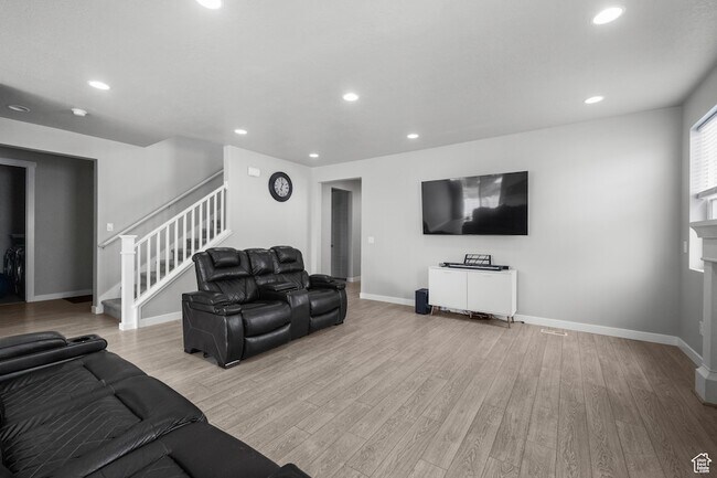 Building Photo - 13099 Twisted Oaks Dr