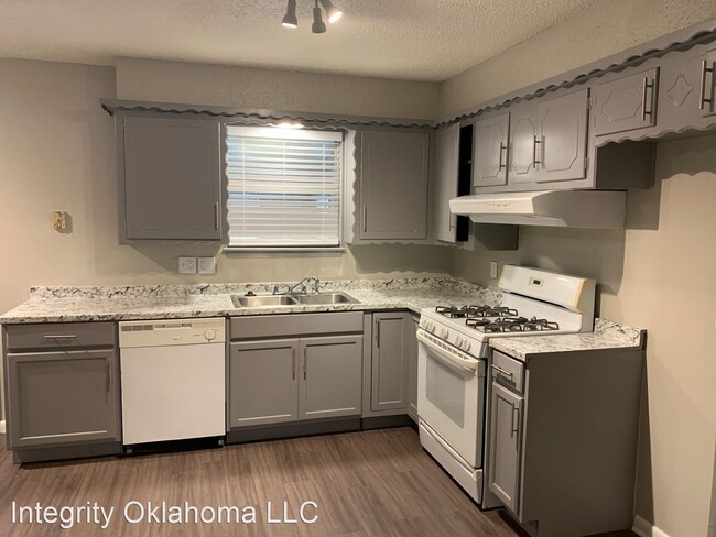 Building Photo - 3 br, 1 bath House - 604 N Dallas Ave