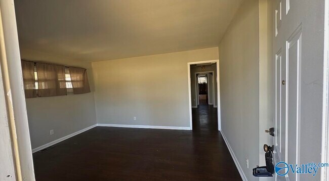 Building Photo - 2901 Azalea Rd SW