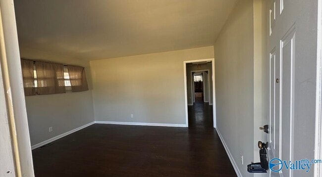 Foto del edificio - 2901 Azalea Rd SW