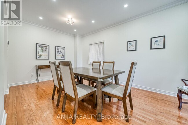 Photo du bâtiment - 103 Shady Oaks Ave