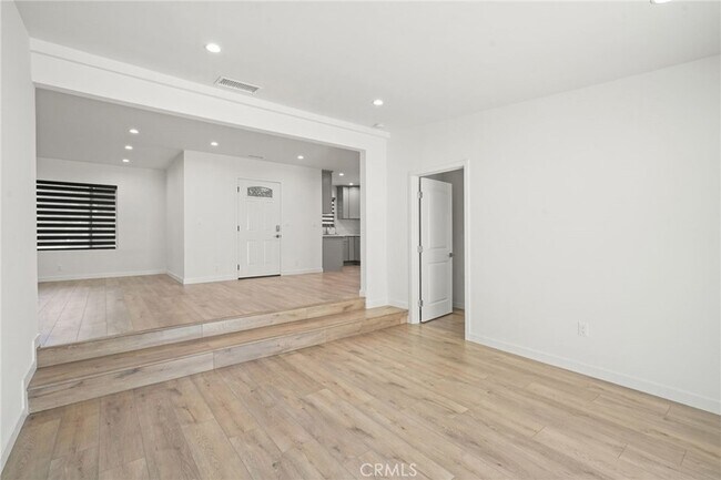 Foto del edificio - 6933 White Oak Ave