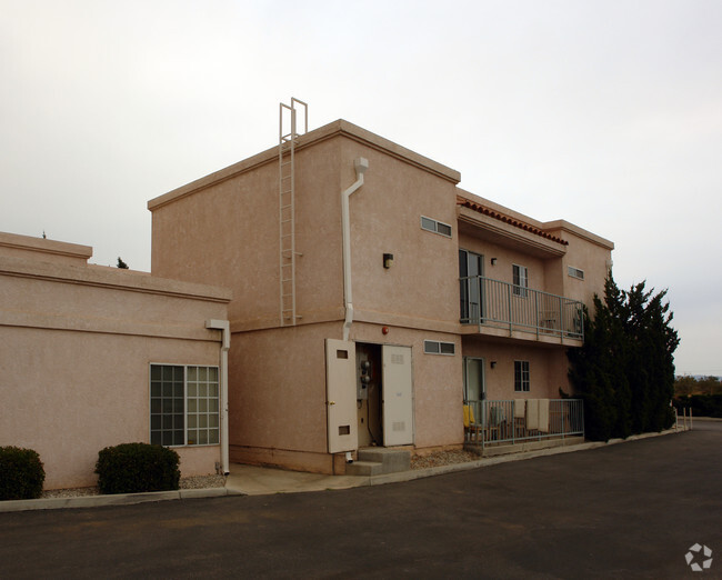 Building Photo - 15544 Sequoia Ave