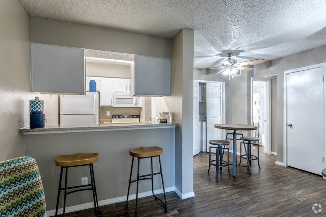 1BR,1BA - 600SF A3 - Kitchen/Dining Area - The Landing at McCallum