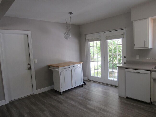 Building Photo - 2067 Timber Ln