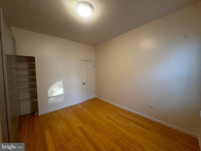 Building Photo - 315 N Holly St