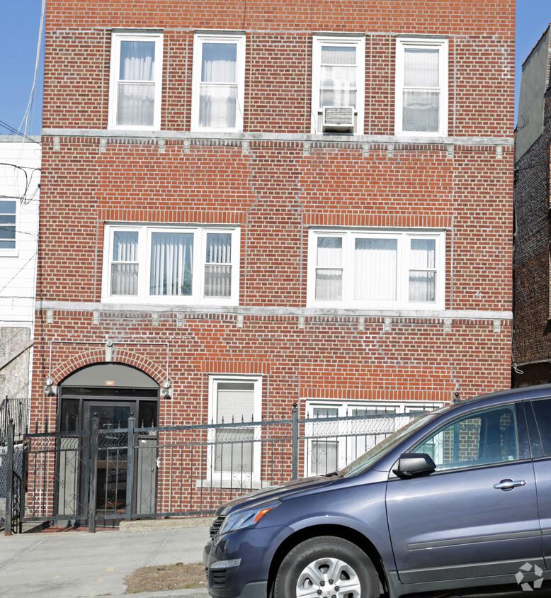 Building Photo - 3671 Paulding Ave