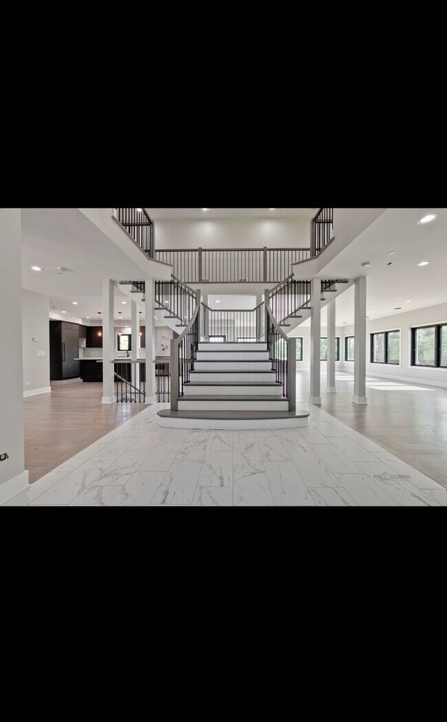 Foto del edificio - 6447 N Ridge Pl