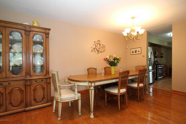 Foto del edificio - 563 Manchester Pl