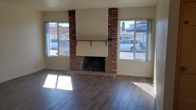 Foto del edificio - 16692 Bartlett Ln