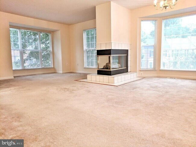 Foto del edificio - 6651 Kelsey Point Cir