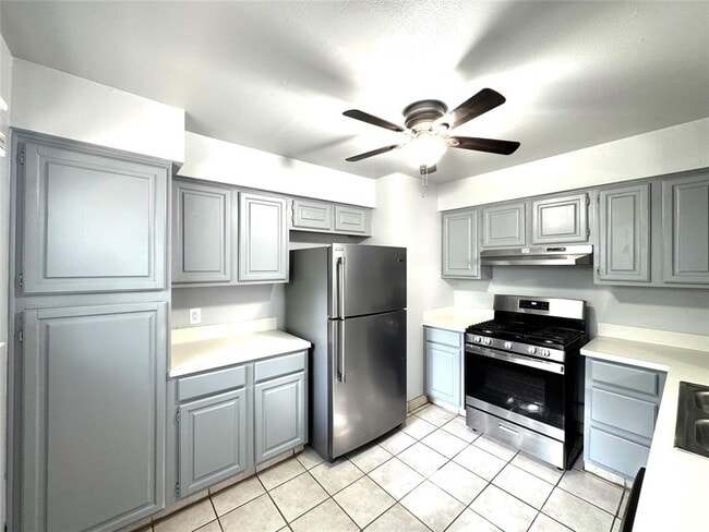 Building Photo - 1130 Bois D'Arc St