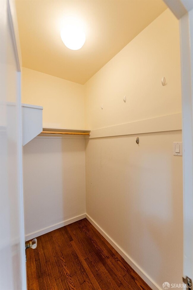 Building Photo - 3440 Pierce St