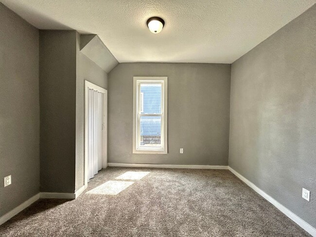 Building Photo - Three Bedroom Home in Muskegon