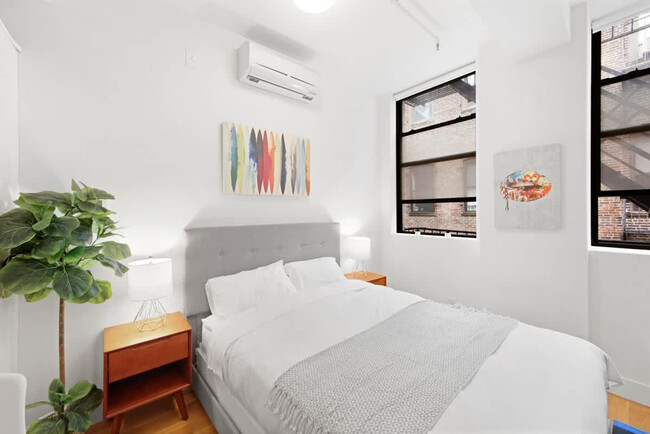 Foto del edificio - 519 W 45th St