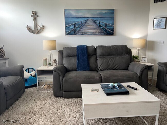 Foto del edificio - 8736 River Homes Lane