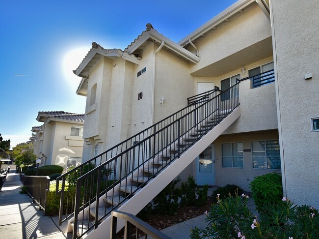 Building Photo - COZY 2 BED 2 BATH CONDO ON 2ND FLOOR AT PA...