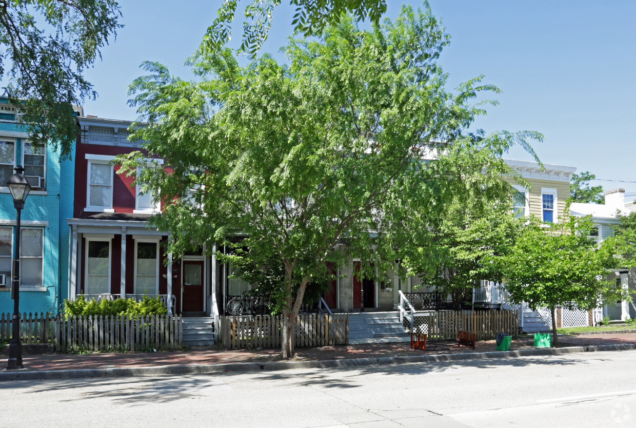 Primary Photo - West Clay Street Portfolio